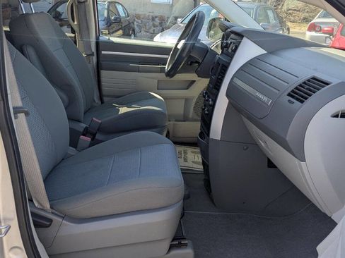 Used 2010 Dodge Grand Caravan SE w/ Climate Group image 19