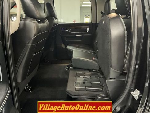 Used 2015 RAM 1500 Laramie w/ Convenience Group AWD/4WD image 28