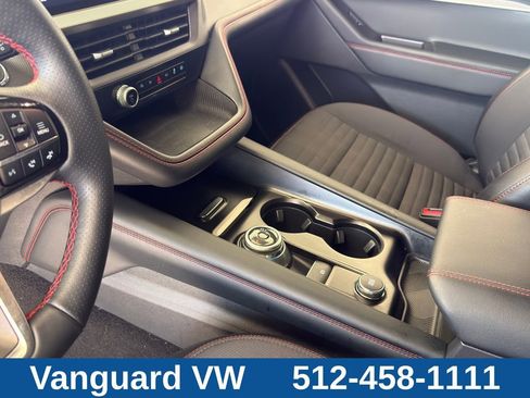 Used 2025 Ford Explorer ST-Line w/ ST-Line Street Pack AWD/4WD image 17