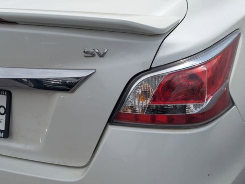 Used 2015 Nissan Altima 2.5 SV w/ Convenience Package FWD image 5