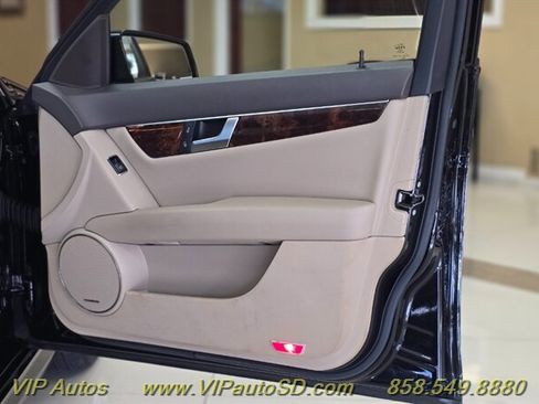 Used 2013 Mercedes-Benz C 250 Sedan image 18
