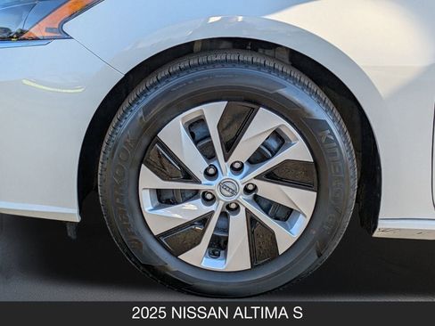 Certified 2025 Nissan Altima 2.5 S image 12
