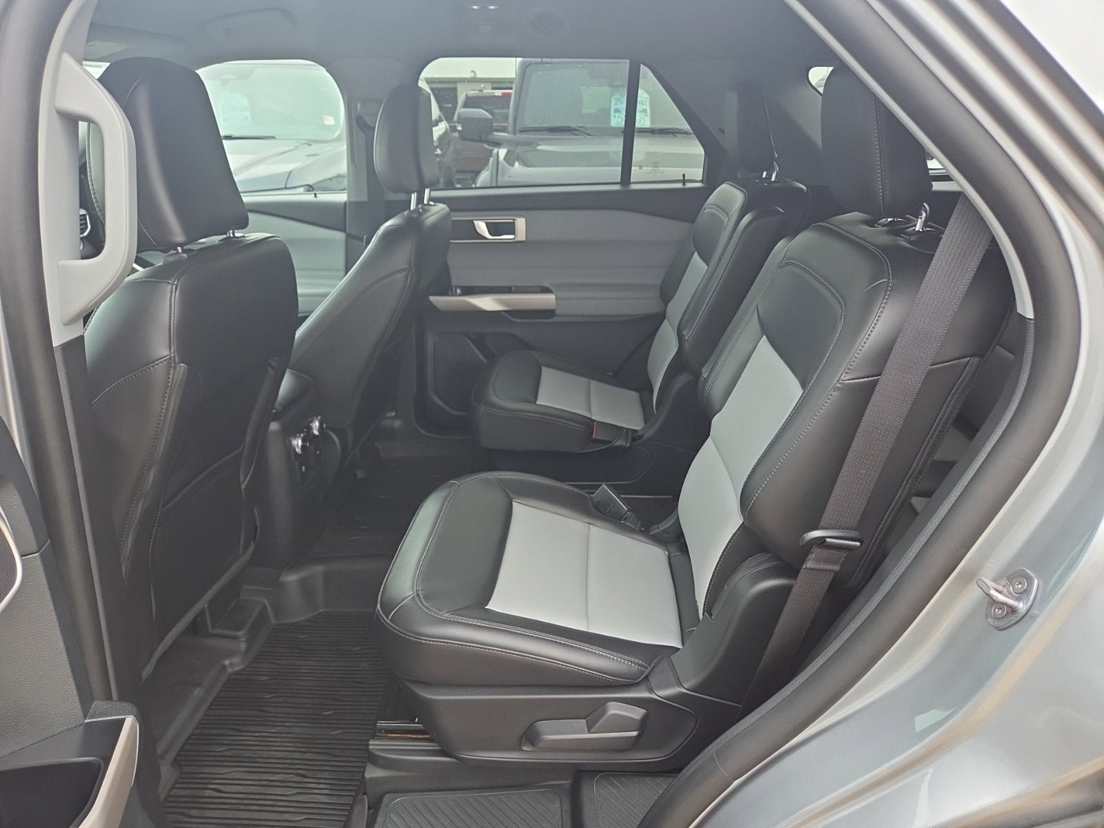 Certified 2023 Ford Explorer XLT w/ Equipment Group 202A AWD/4WD image 45