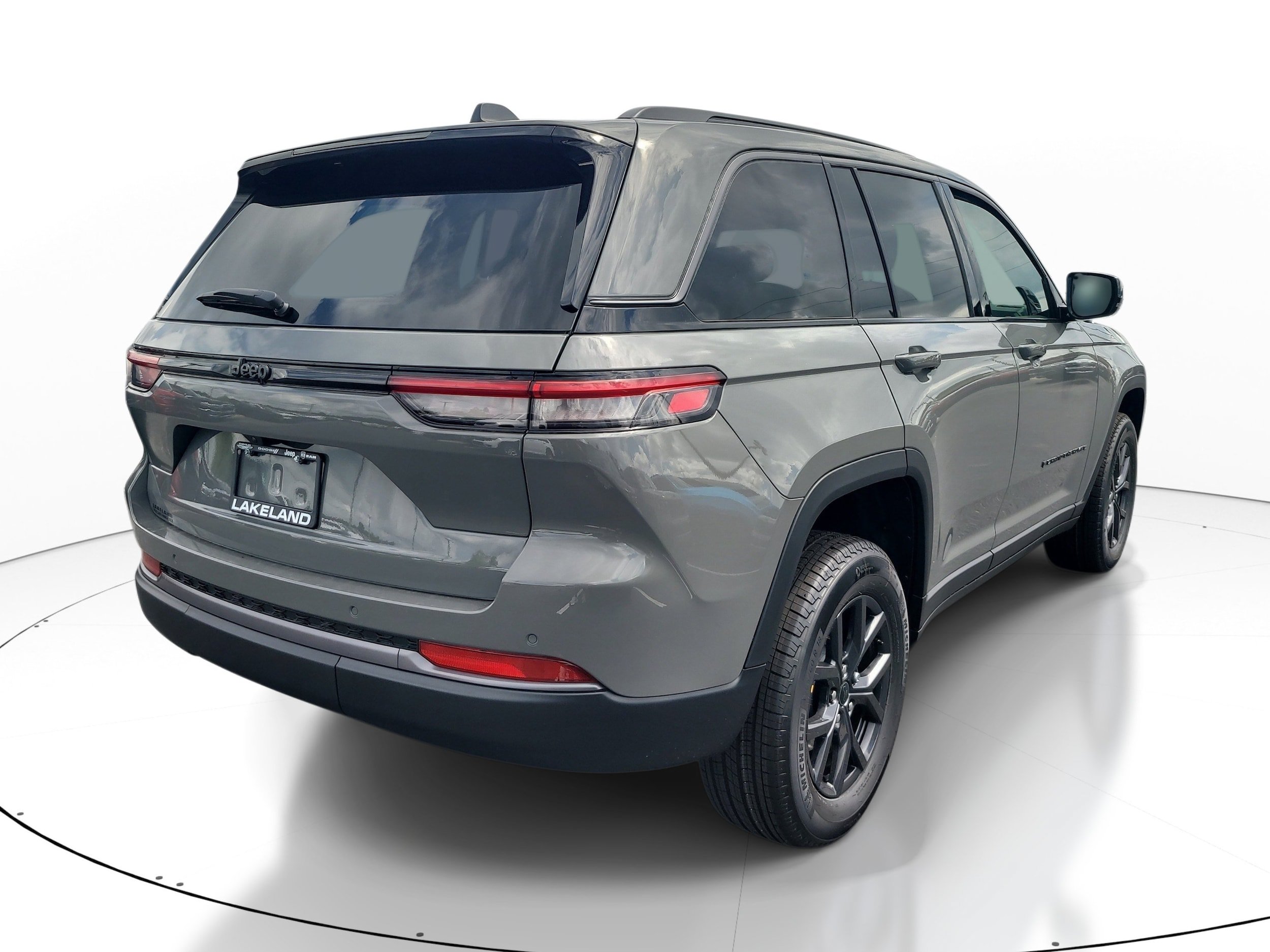 New 2027 Jeep Grand Cherokee Altitude RWD image 6