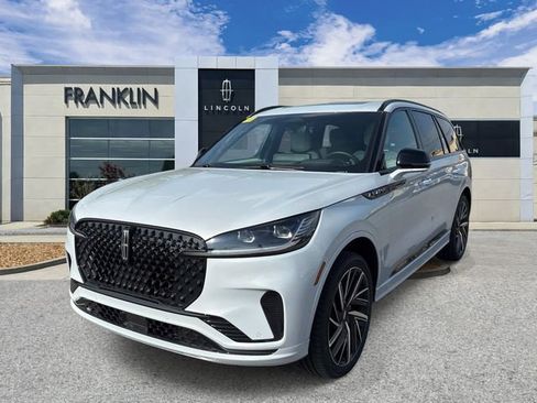 New 2025 Lincoln Aviator Black Label w/ Jet Appearance Package AWD/4WD image 3