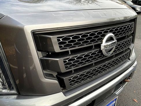 Used 2020 Nissan Titan SV w/ SV Convenience Package image 26