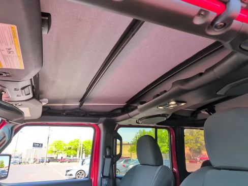 Used 2022 Jeep Wrangler Unlimited Sport AWD/4WD image 25