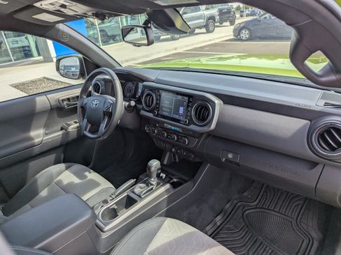 Used 2023 Toyota Tacoma TRD Off-Road AWD/4WD image 38