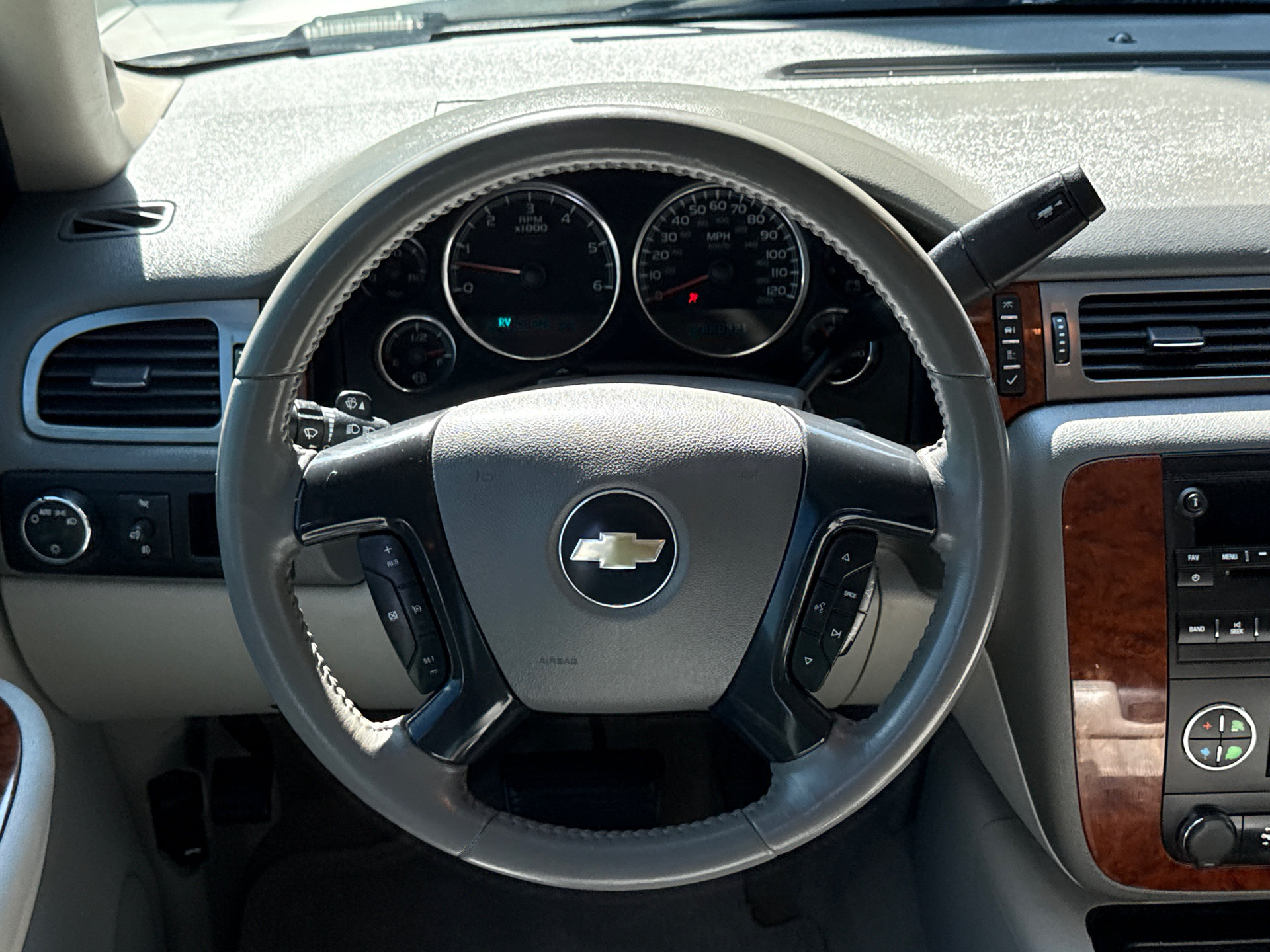 Used 2007 Chevrolet Suburban LT w/ 1LT Special Edition RWD image 15