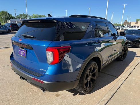 Used 2023 Ford Explorer ST-Line w/ Class IV Trailer Tow Package AWD/4WD image 6