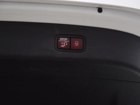 Certified 2024 Mercedes-Benz GLC 300 image 30