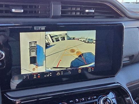 Used 2024 GMC Sierra 1500 AT4 w/ Technology Package image 17