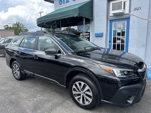 Used 2021 Subaru Outback AWD/4WD image 4