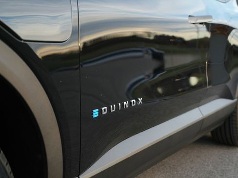 Used 2025 Chevrolet Equinox EV LT image 10