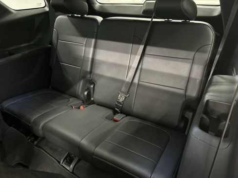 Used 2022 Chevrolet Traverse LT w/ LT Premium Package AWD/4WD image 21