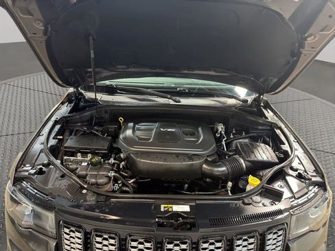 Used 2017 Jeep Grand Cherokee Altitude image 22