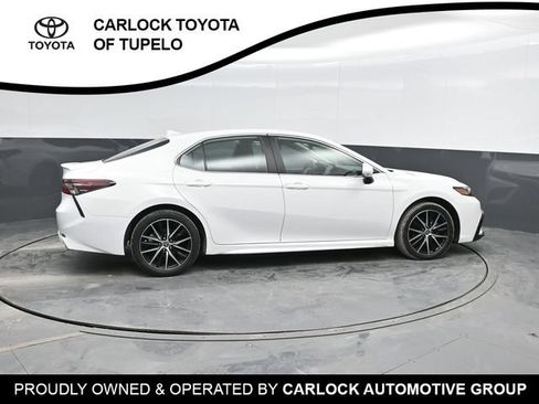 Used 2024 Toyota Camry SE FWD image 4