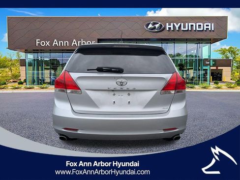 Used 2010 Toyota Venza AWD image 4