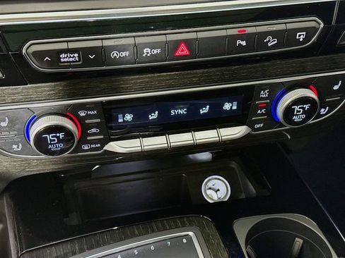 Used 2017 Audi Q7 3.0T Premium Plus image 19