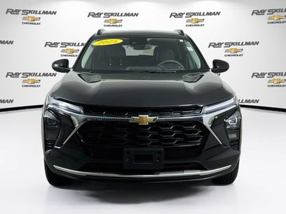 Used 2025 Chevrolet Trax LT