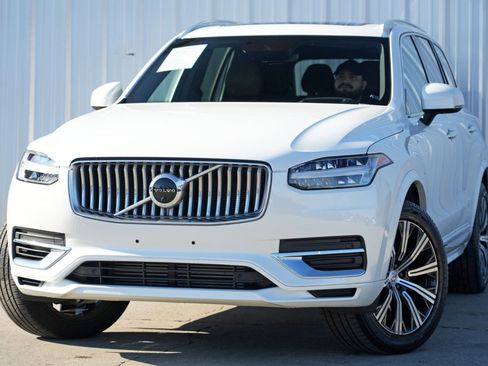 Used 2022 Volvo XC90 T8 Inscription image 3