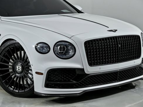 Used 2023 Bentley Flying Spur V8 image 3