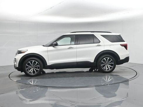 Used 2020 Ford Explorer ST w/ Premium Technology Package image 34