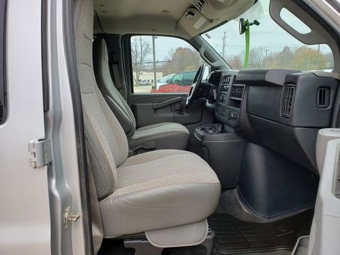 Used 2016 Chevrolet Express 3500 LT w/ LT Preferred Equipment Group image 17