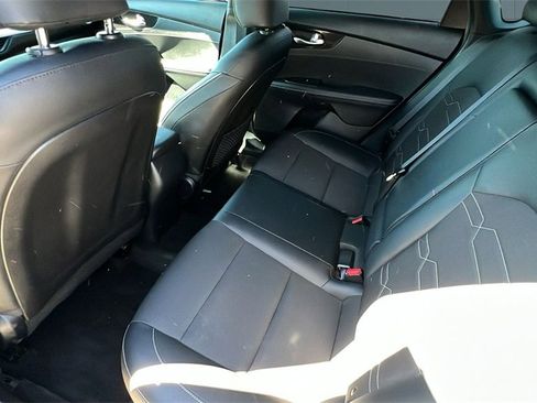 Used 2022 Kia Forte GT-Line w/ GT-Line Premium Package image 7