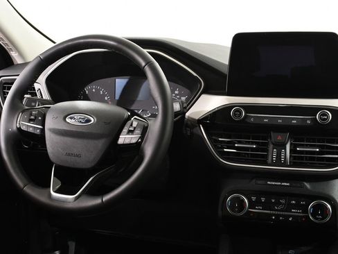 Used 2022 Ford Escape SE w/ SE Sport Appearance Package image 8