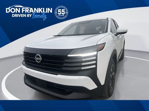 Certified 2025 Nissan Kicks SV AWD/4WD image 1