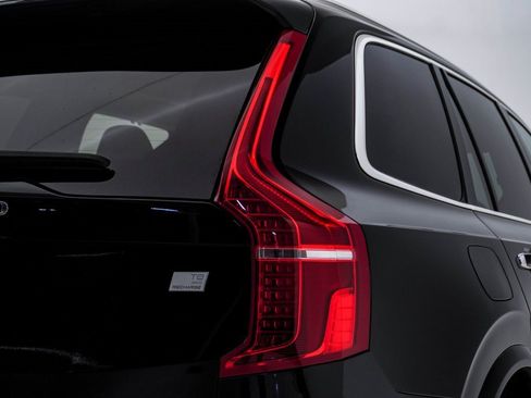 Used 2021 Volvo XC90 T8 Inscription image 12