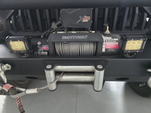 Used 2015 Jeep Wrangler Unlimited Sport image 39