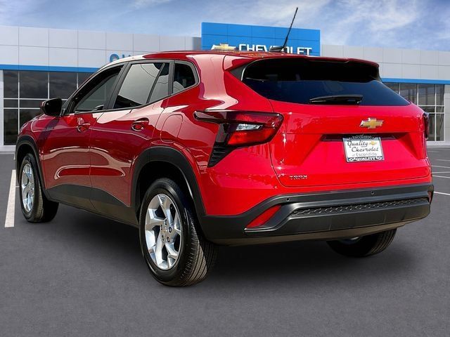 Used 2026 Chevrolet Trax LT w/ Driver Confidence Package FWD image 3