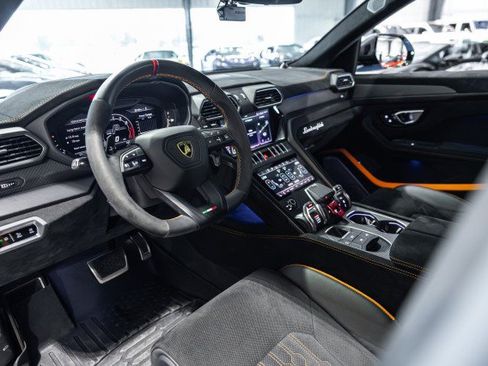 Used 2024 Lamborghini Urus Performante AWD/4WD image 37