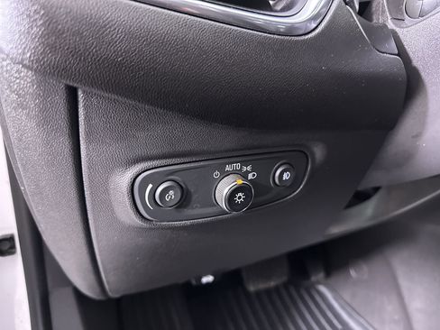 Used 2024 Chevrolet Equinox Premier image 54