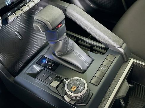 Certified 2025 Toyota Tacoma TRD Off-Road image 19