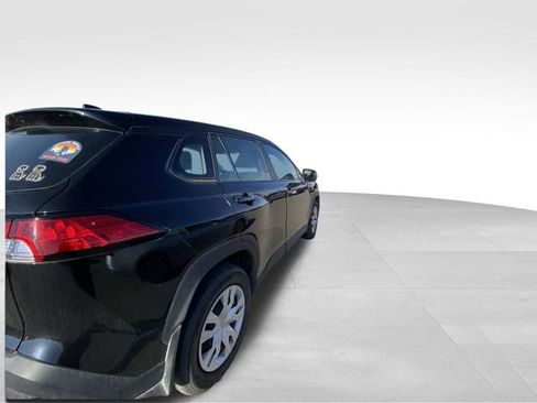 Used 2022 Toyota Corolla Cross L image 10