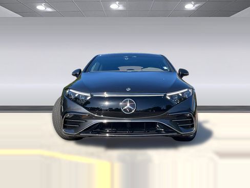Used 2023 Mercedes-Benz EQS 580 4MATIC Sedan image 4