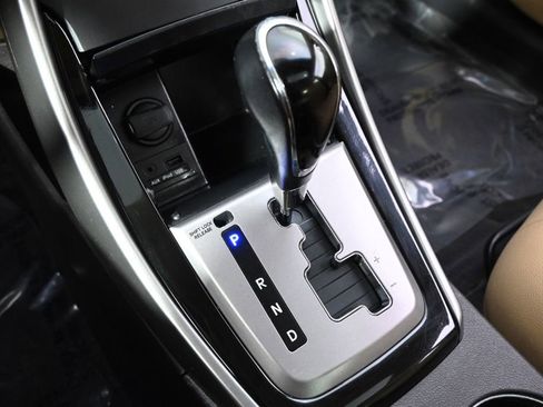 Used 2013 Hyundai Elantra Limited image 32