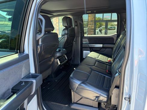 Used 2025 Ford F350 Platinum w/ Tremor Off-Road Package AWD/4WD image 5