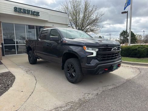 Used 2024 Chevrolet Silverado 1500 LT Trail Boss w/ Protection Package image 3