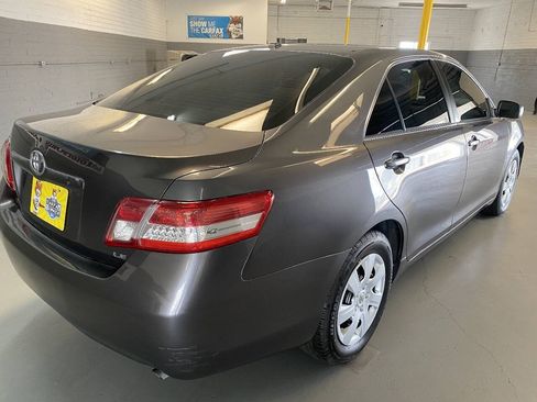 Used 2011 Toyota Camry LE FWD image 11