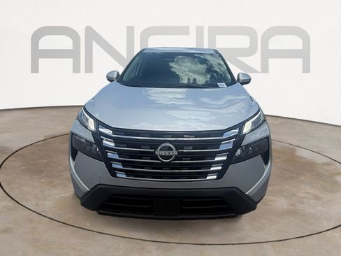 Used 2024 Nissan Rogue SV FWD image 5