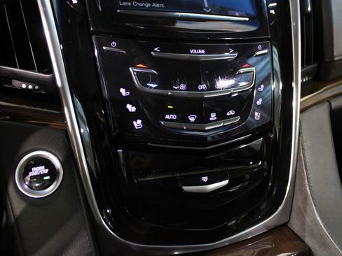 Used 2019 Cadillac Escalade Premium Luxury image 41