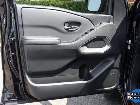 Used 2024 Nissan Frontier SL w/ Technology Package image 11