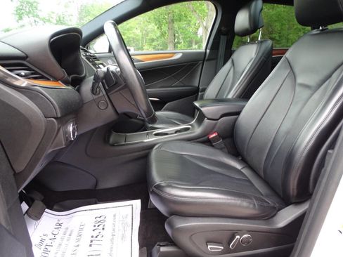 Used 2019 Lincoln MKC AWD Select w/ Select Plus Package image 2