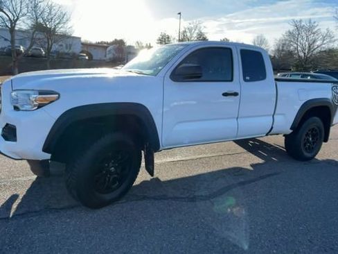 Certified 2019 Toyota Tacoma SR w/ SX Package image 6