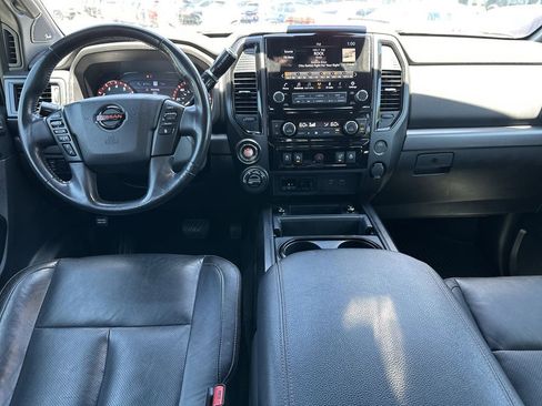 Used 2021 Nissan Titan PRO-4X w/ Pro-4x Convenience Package AWD/4WD image 10