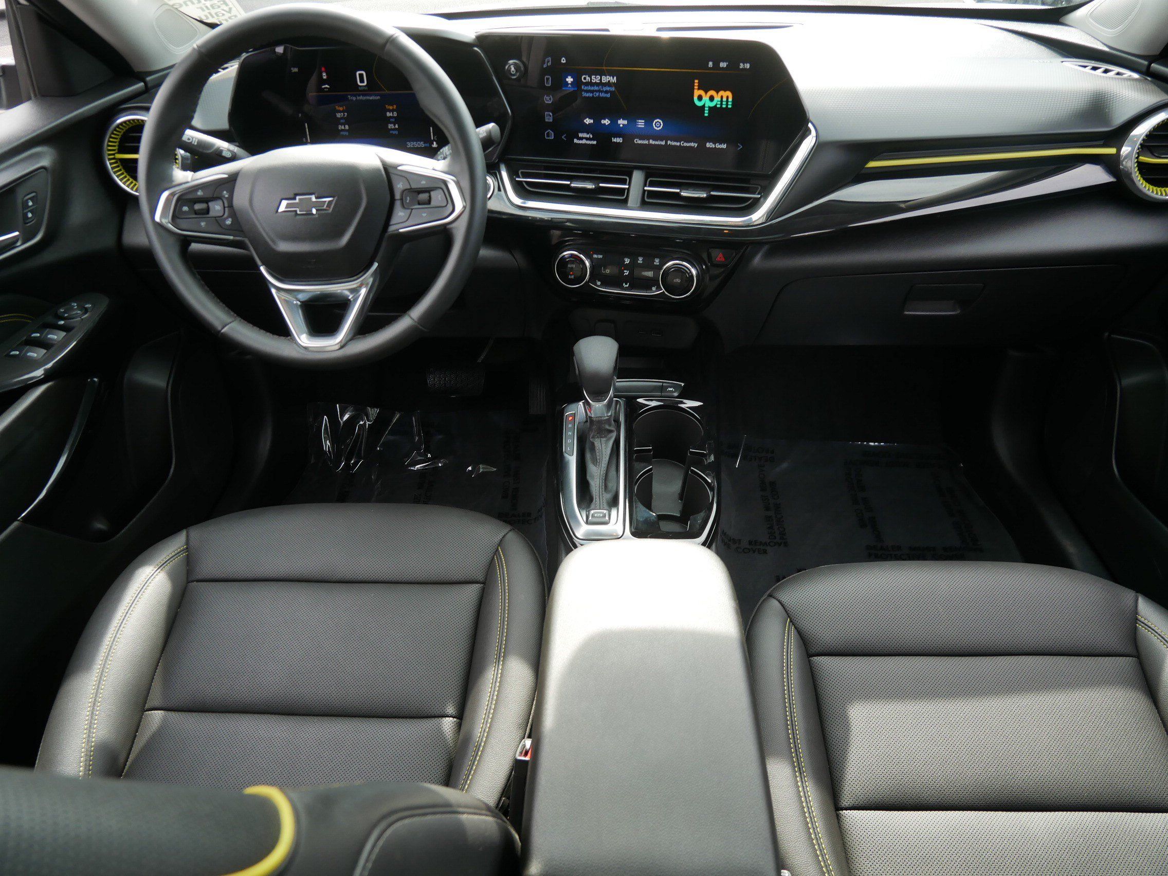 Used 2025 Chevrolet Trax ACTIV w/ Sunroof Package FWD image 10